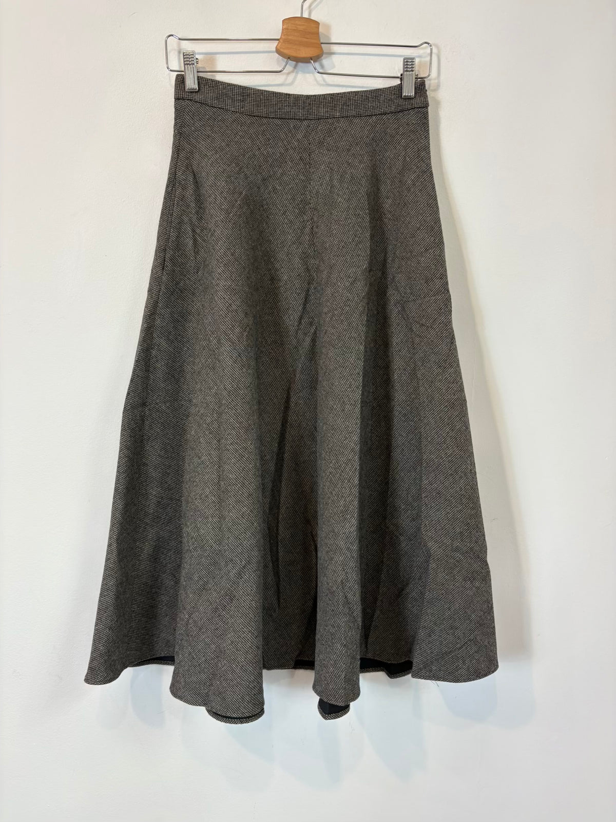 ZARA. Falda midi  bolsillos con lana