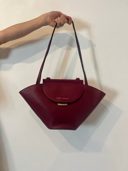 SANDRA FRECKLED. Bolso de hombro en piel burdeos