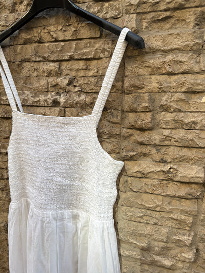 CUPLÉ. Vestido largo blanco detalle espalda