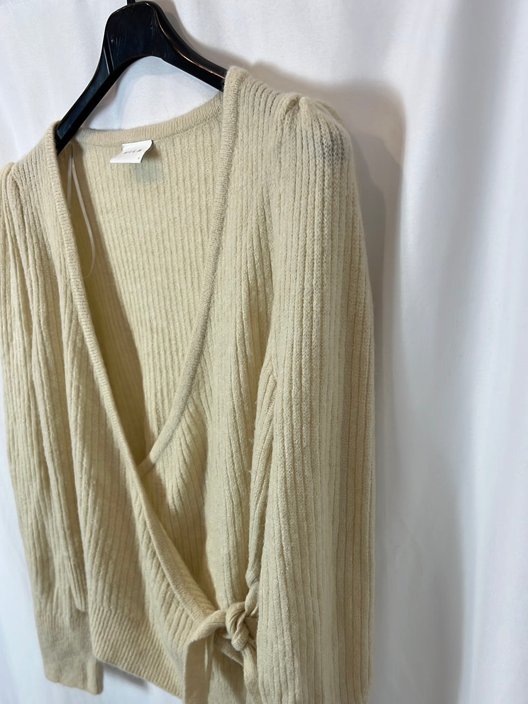 VILA. Beige ribbed Ts sweater