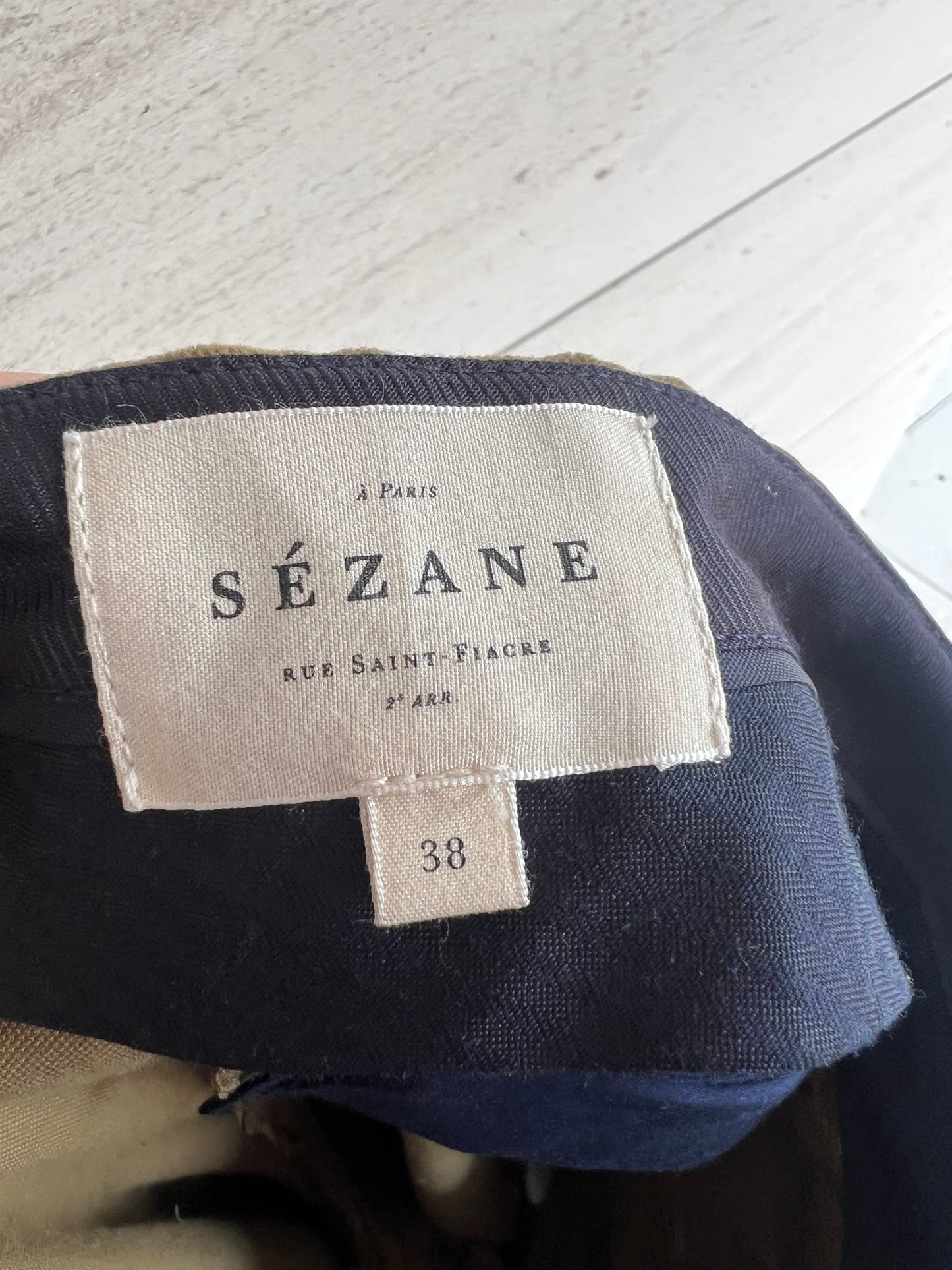 SÉZANE. Pantalón caqui terciopelo. T 38