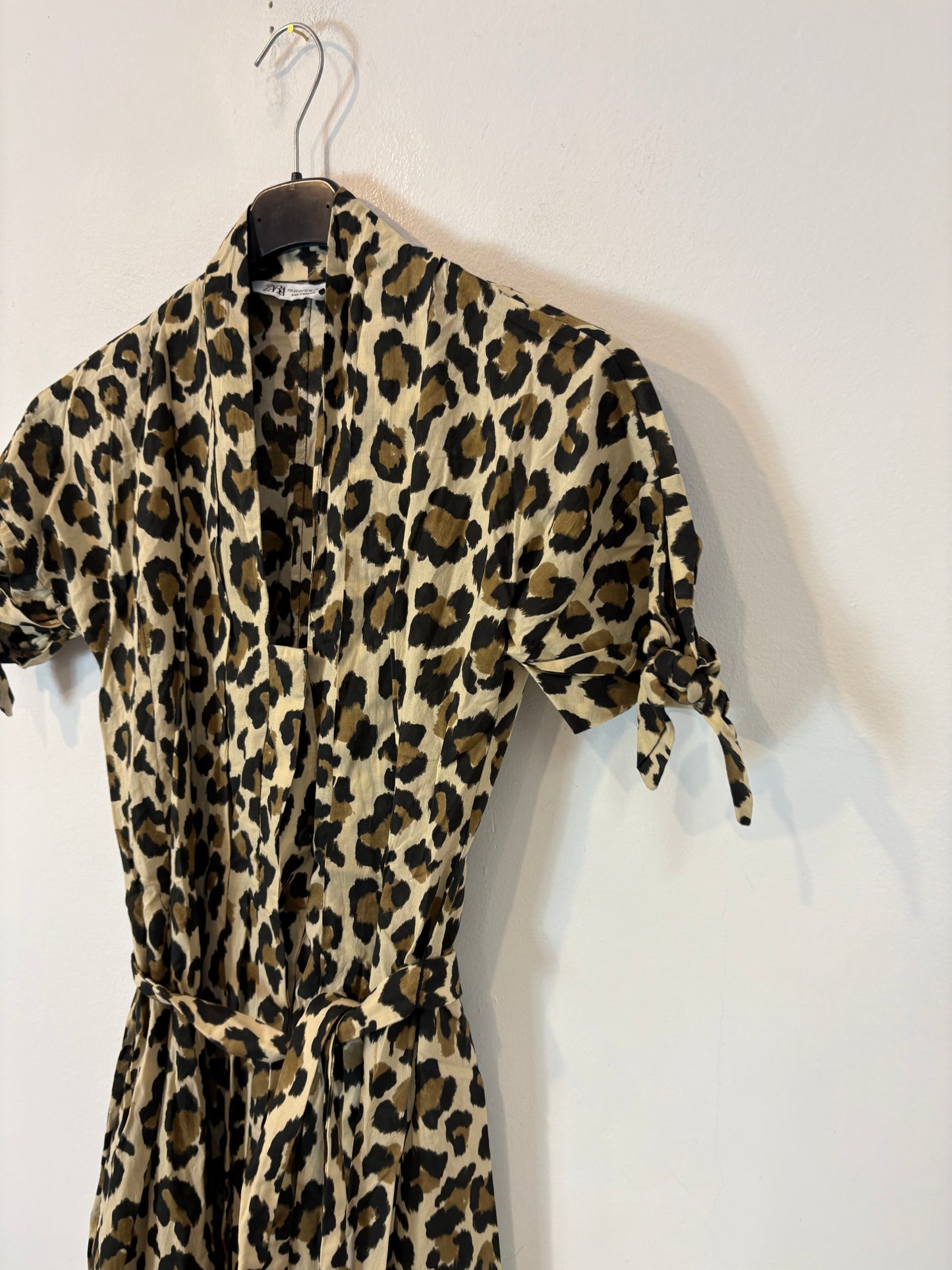 ZARA. Vestido largo animal print