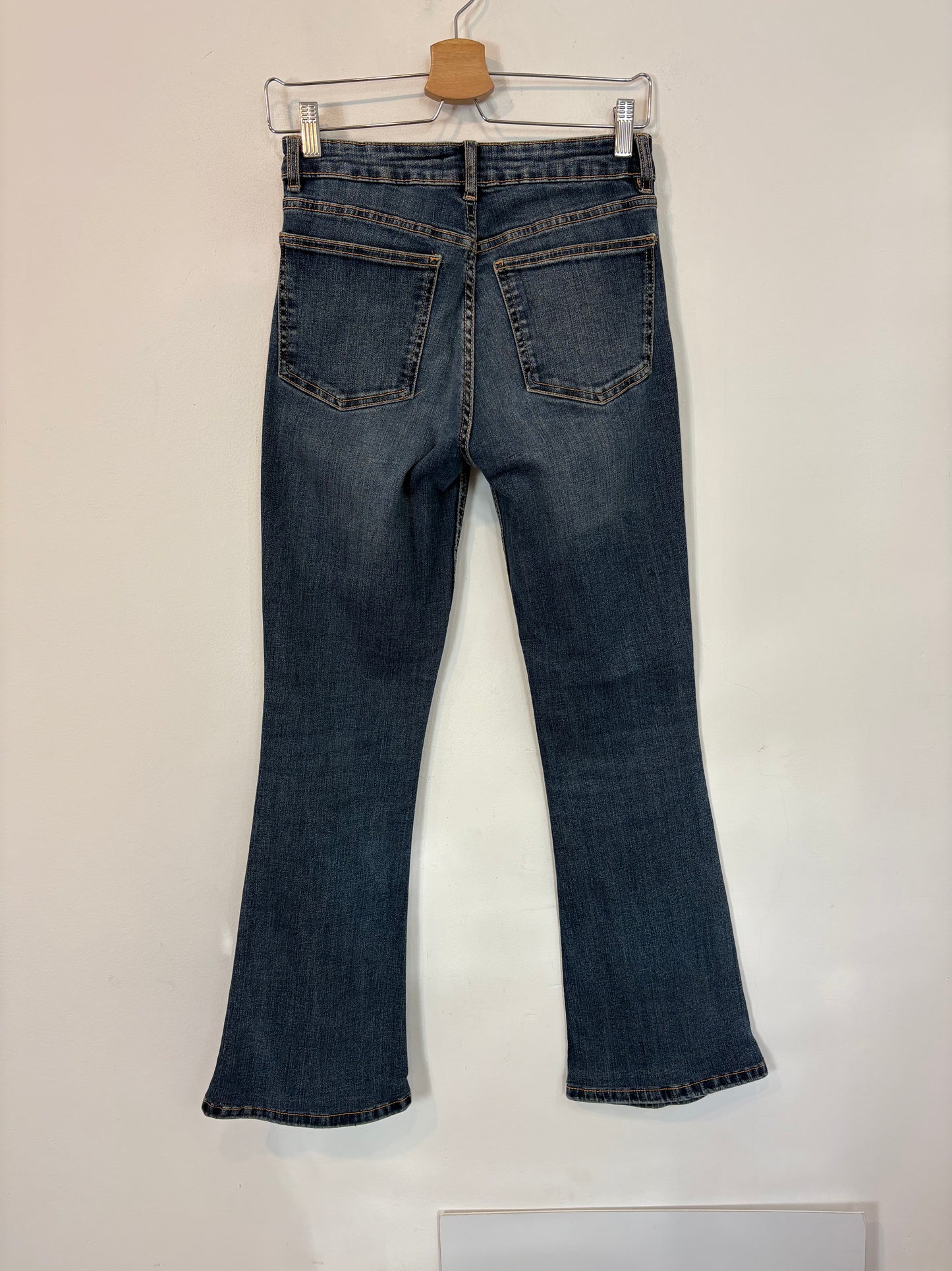 ZARA. Denim ligeramente acampanado