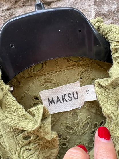 MAKSU. Blusa verde troquelada