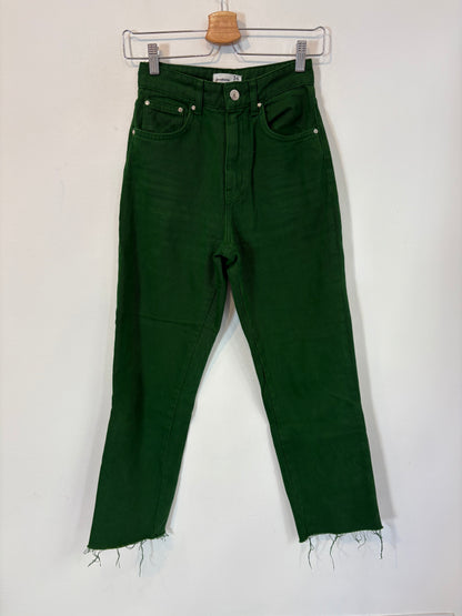 STRADIVARIUS. Denim verde cintura alta. T 34