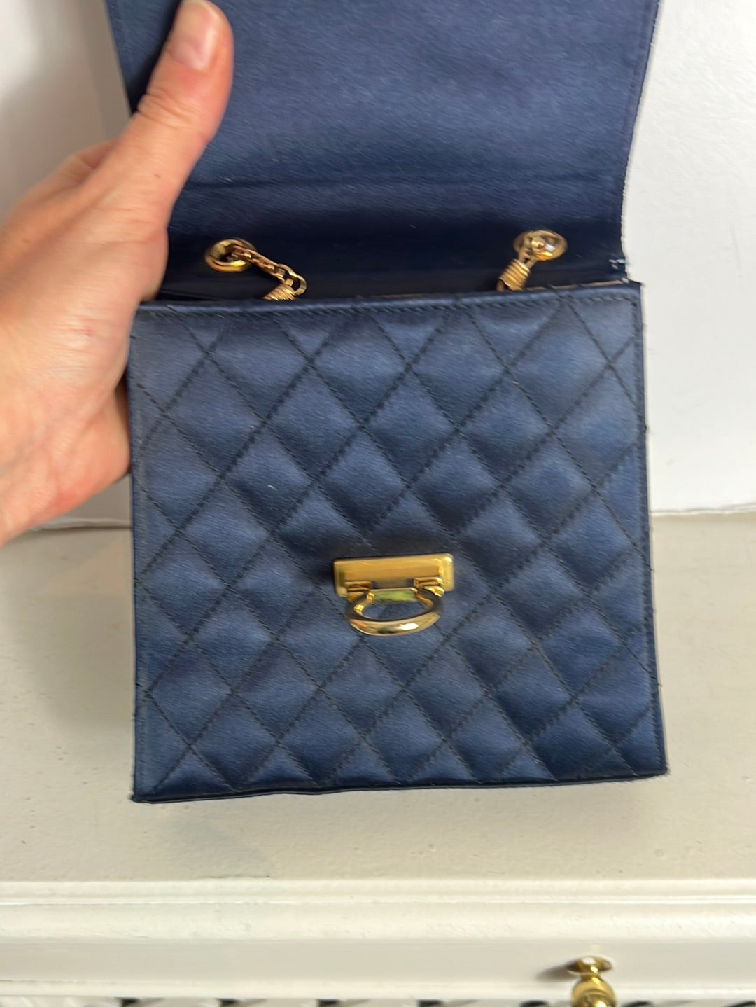 OTRAS. Bolso azul doble textura