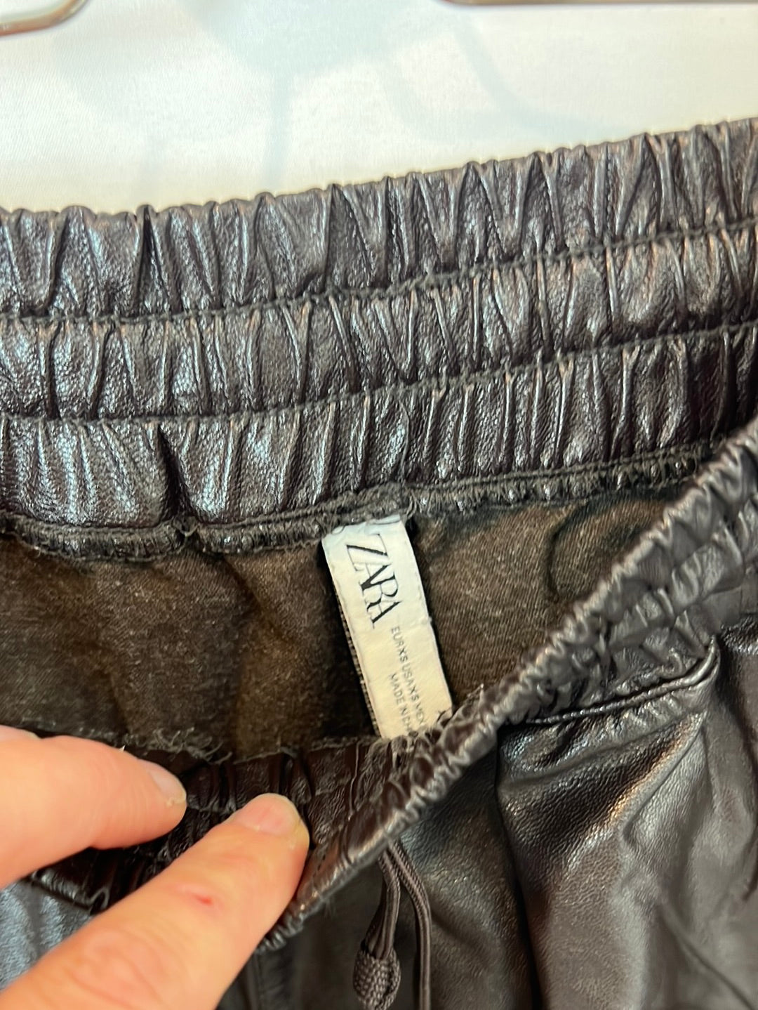 ZARA. Brown faux leather trousers S.xs