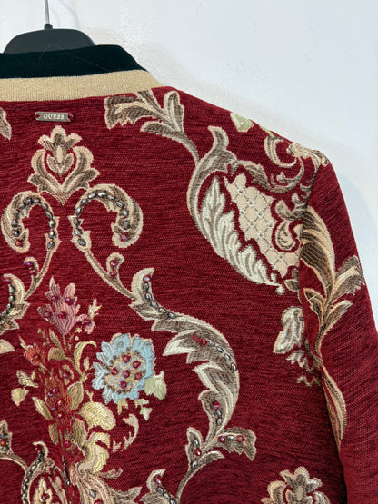 GUESS. Chaqueta burdeos detalles. T S