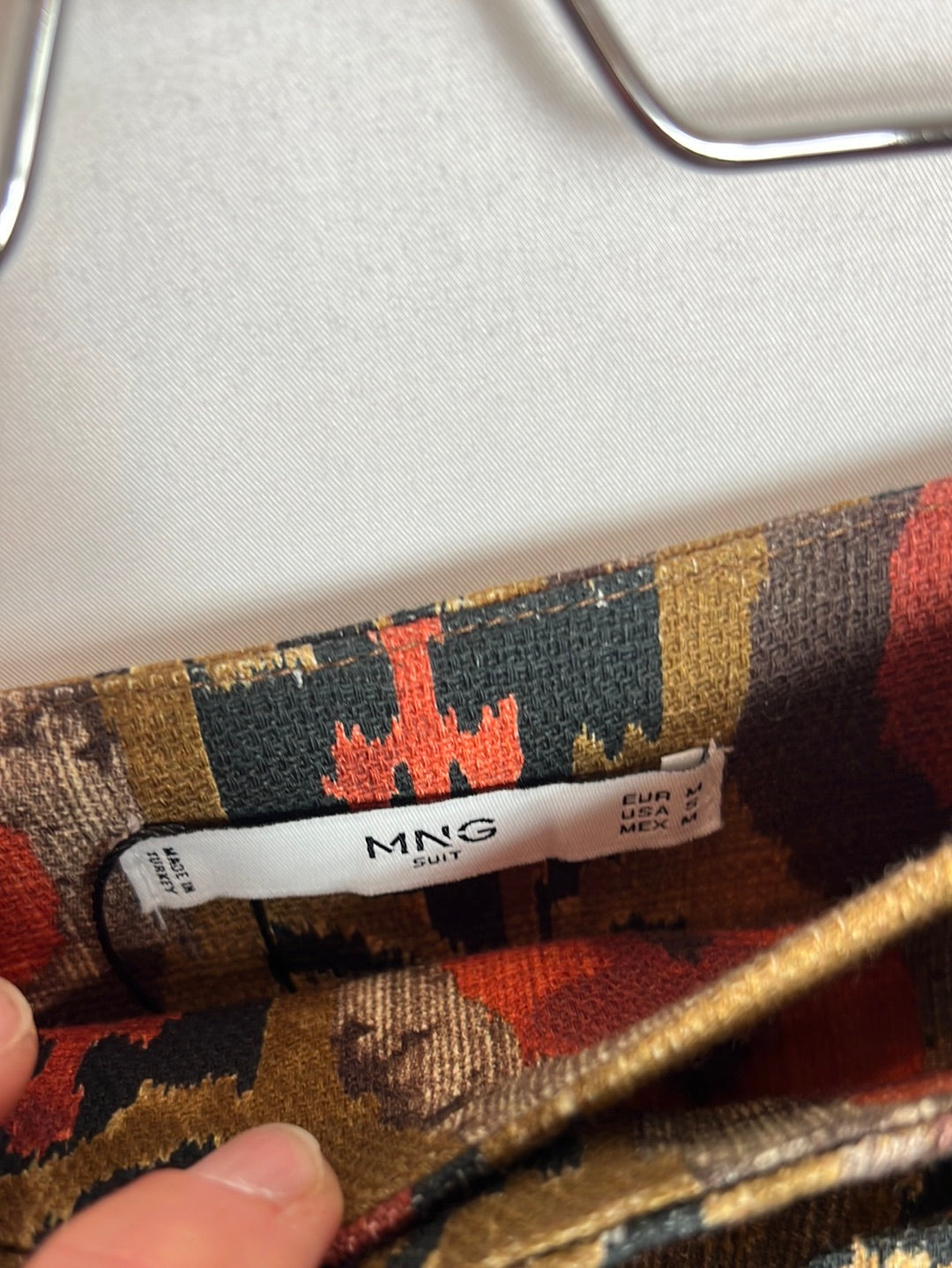 MANGO. Falda corta estampada T.m