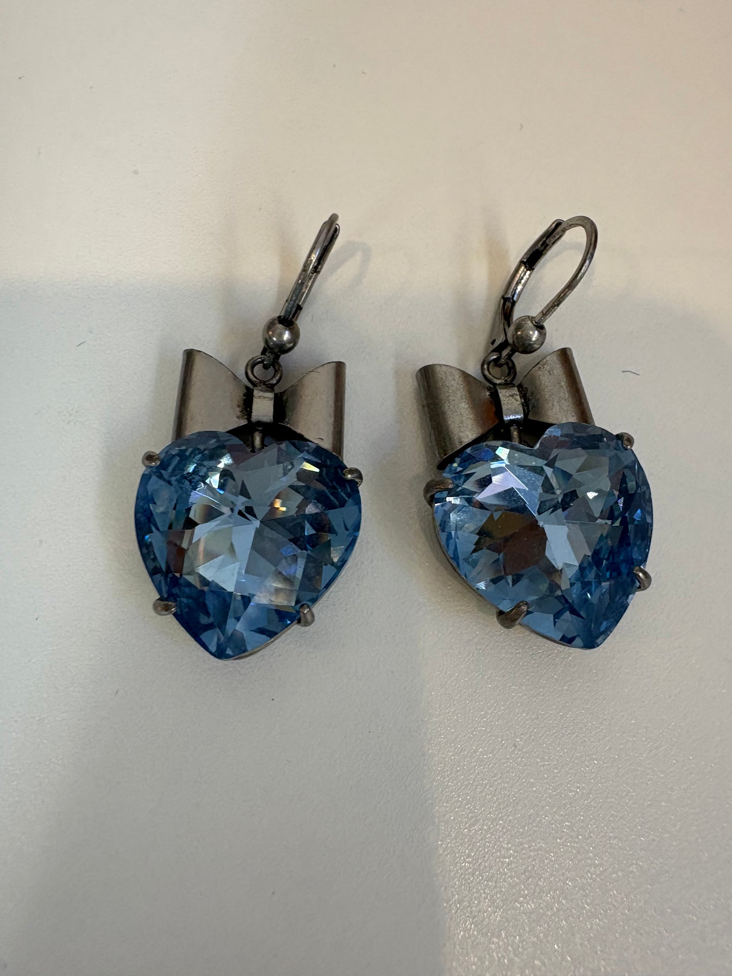 TORY BURCH. Pendiente corazón