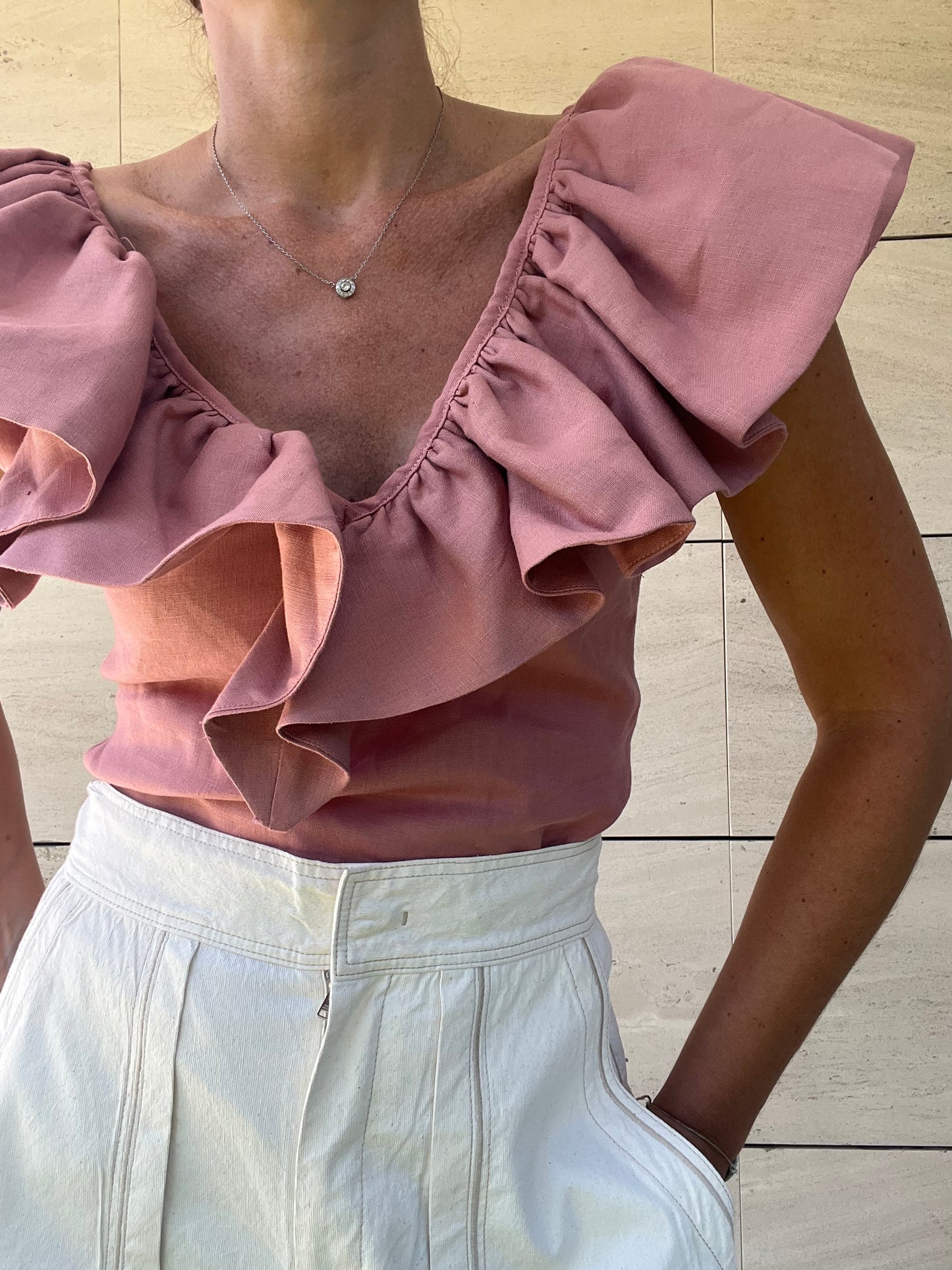 IQ COLLECTION. Top rosa volante T.m