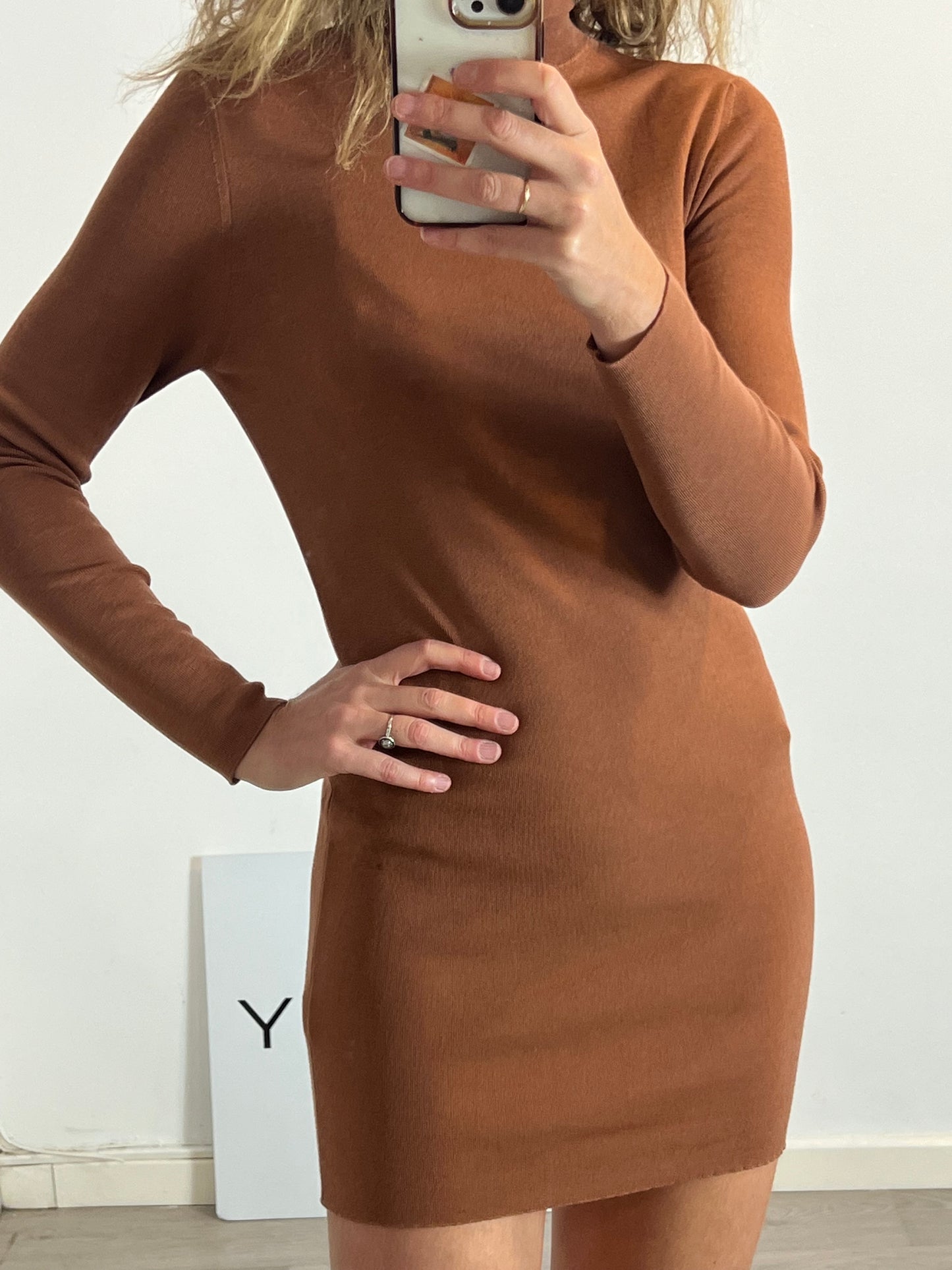 CORTANA. Vestido corto negro lana. T 36