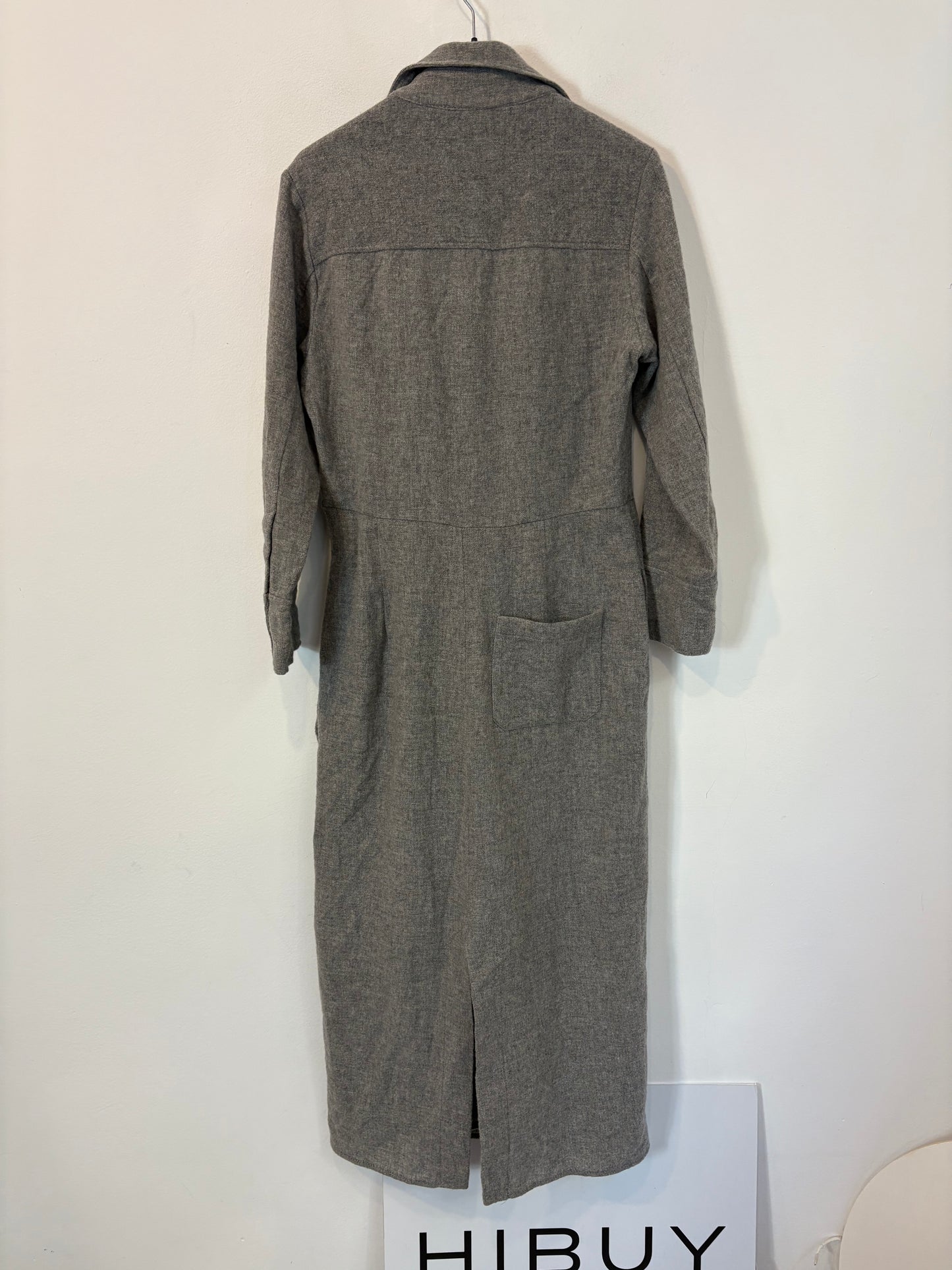 ZARA. Vestido largo cruzado gris