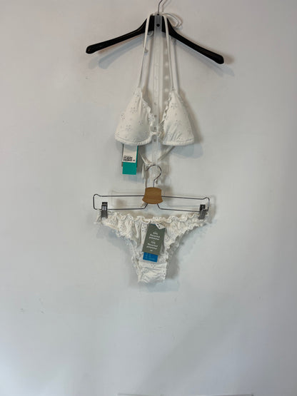 H&M. Bikini blanco troquelado. T 38/40