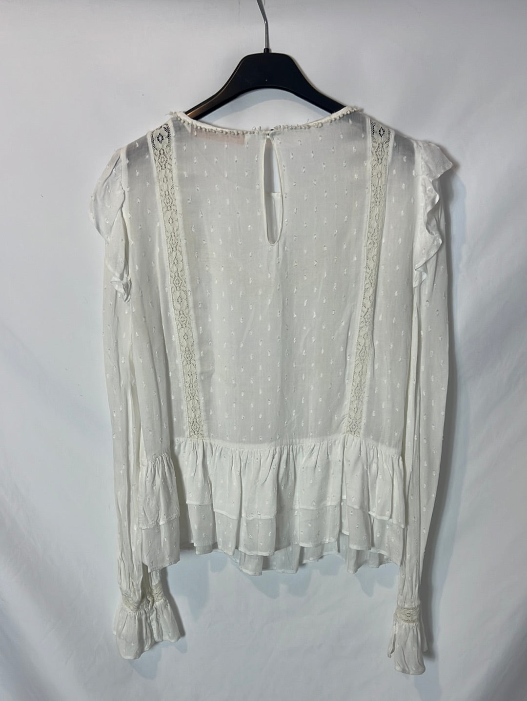ZARA. blusa blanca plumeti y encaje. T S