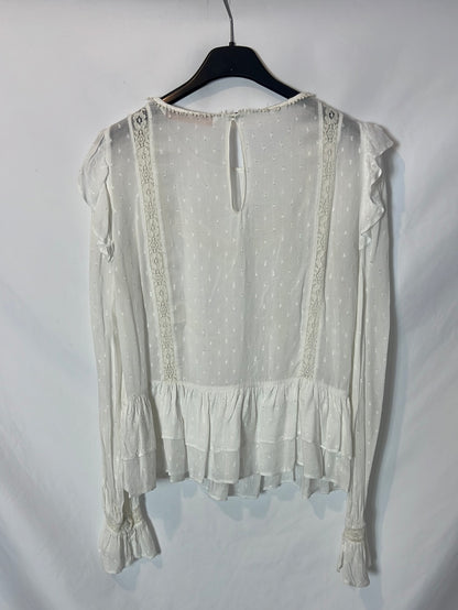 ZARA. blusa blanca plumeti y encaje. T S