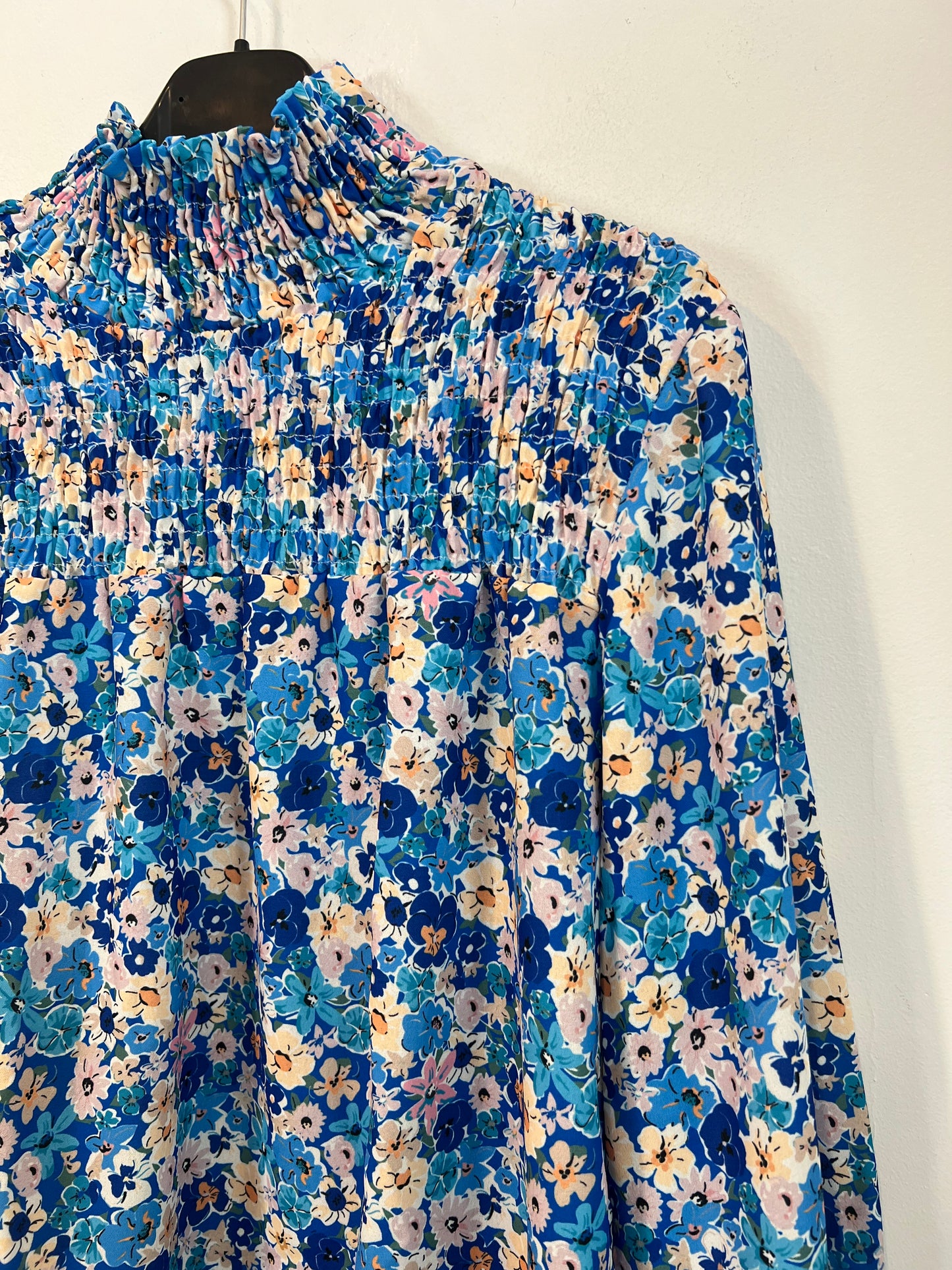 BEMOODYCOLLECTION. Blusa azul flores TU(s)