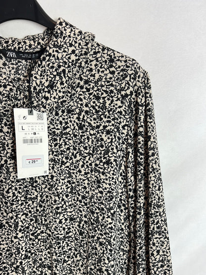 ZARA. Vestido beige flores negras. T L