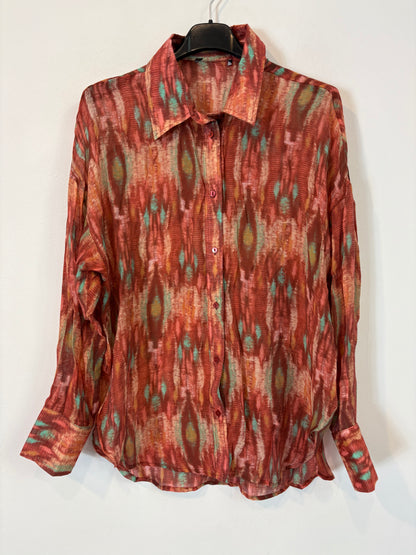 OTRAS. Blusa estampado abstracto. T S