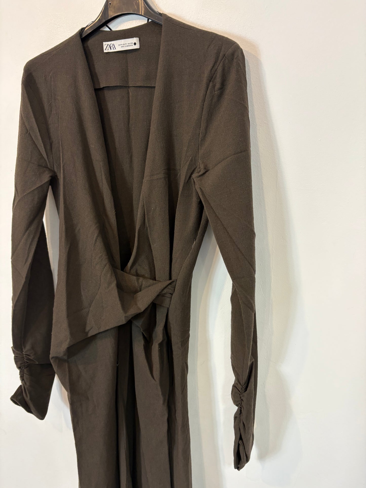 ZARA. Vestido marrón con lana