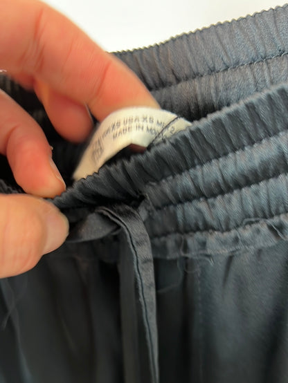 ZARA. Satin blue trousers. XS