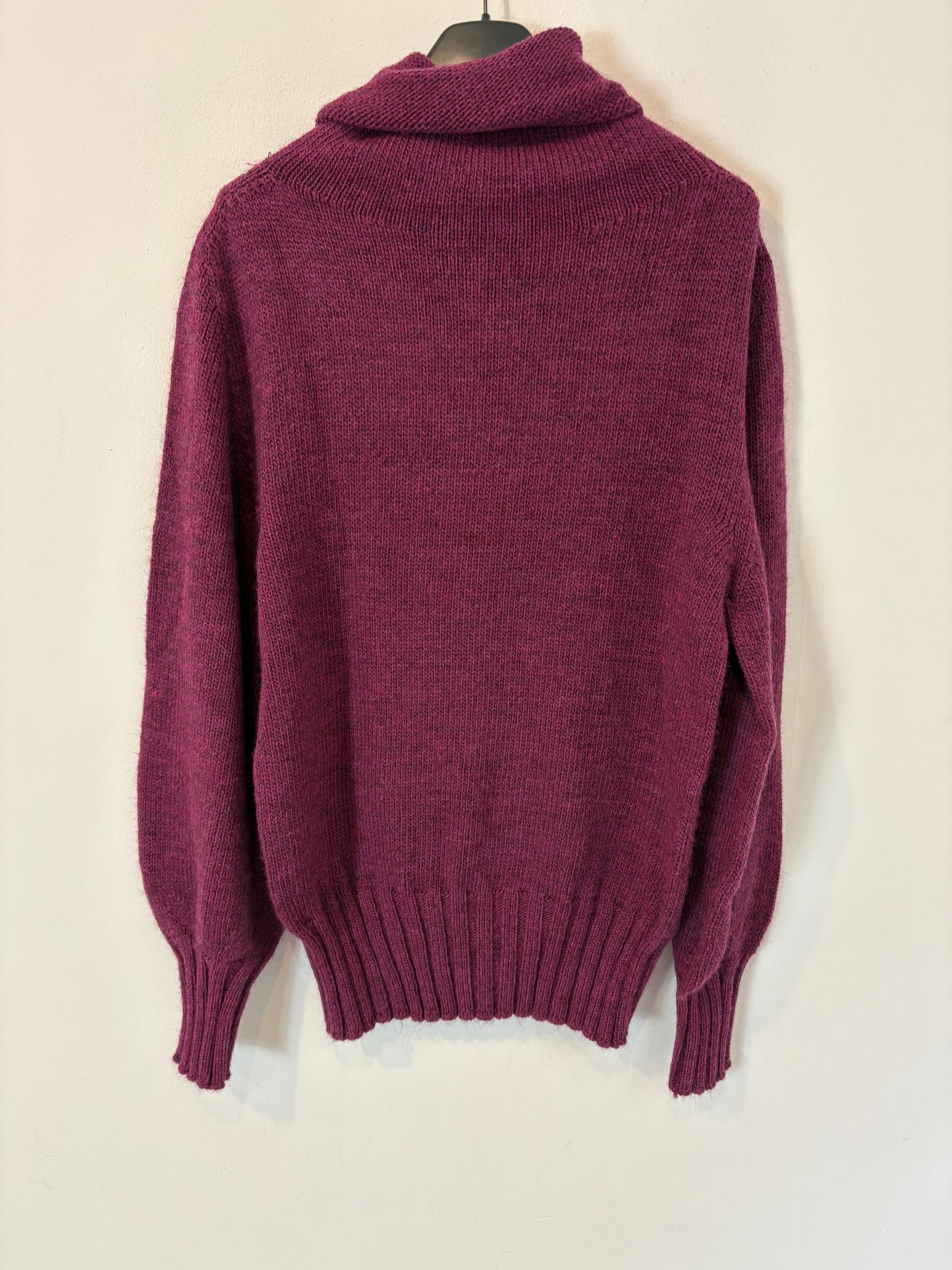 SEE IOU x JUAN AVELLANEDA. Burgundy turtleneck sweater. TS