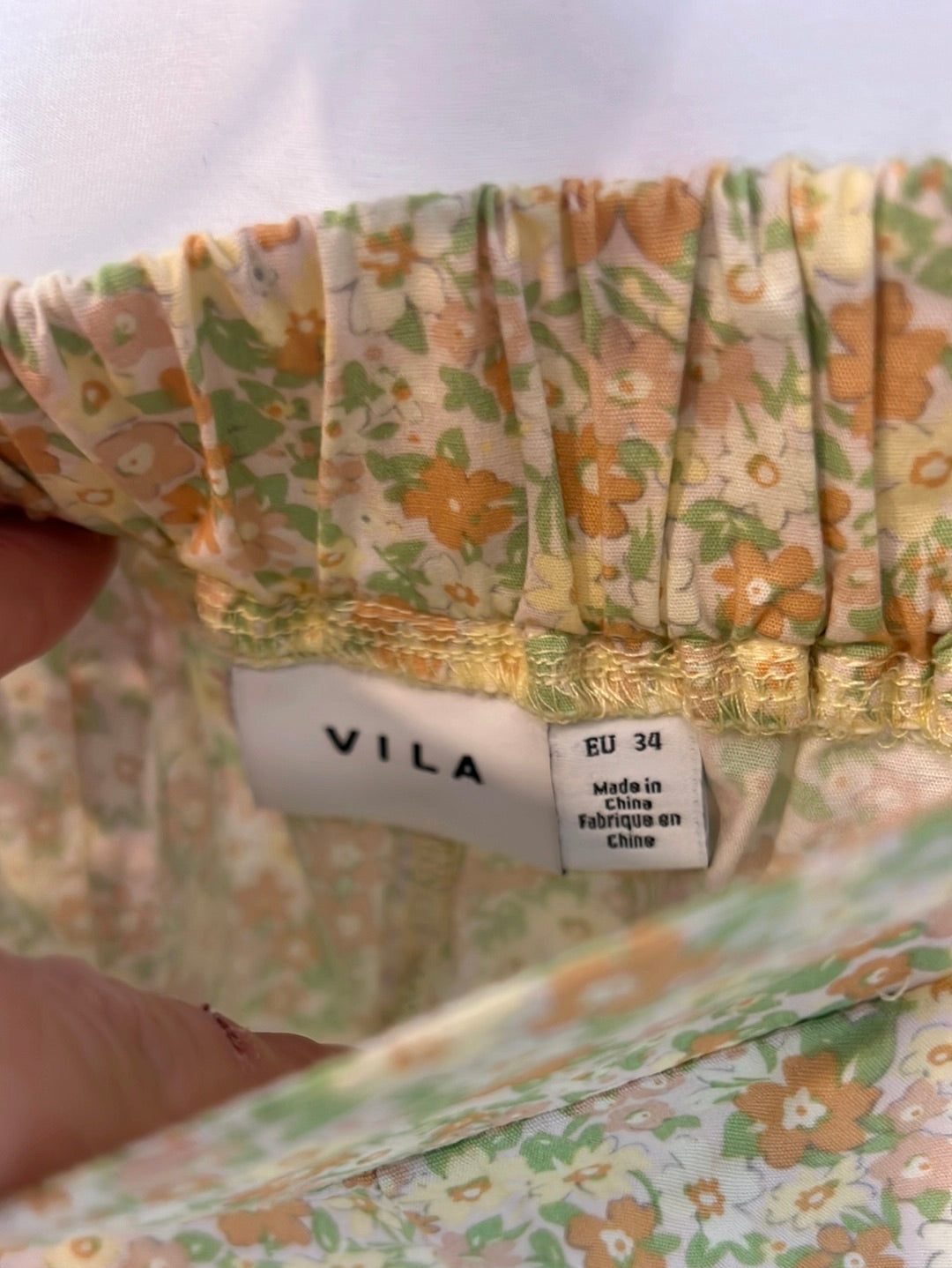 VILA. Floral shorts size 34