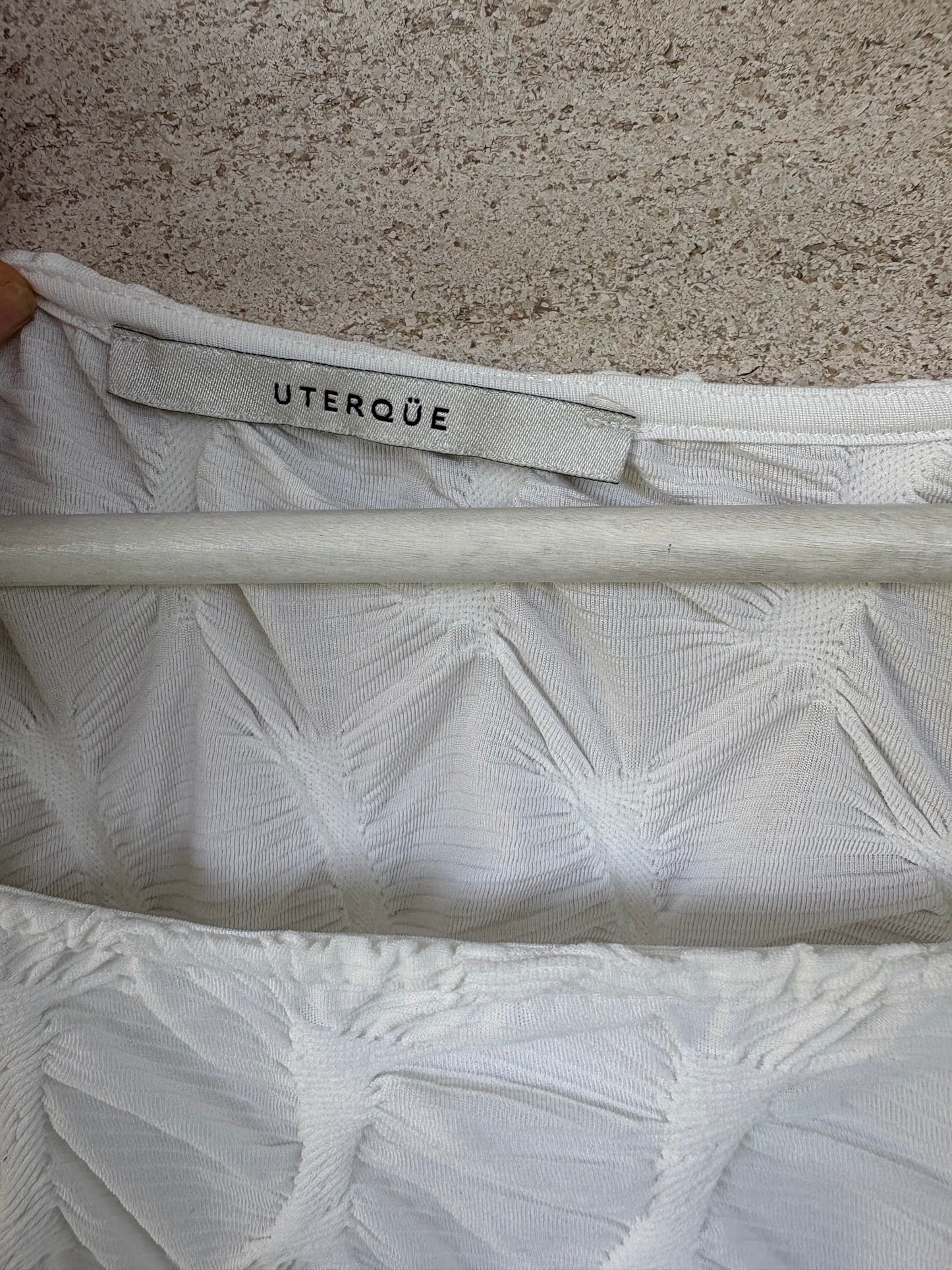 UTERQÚE. Top blanco con textura. T L