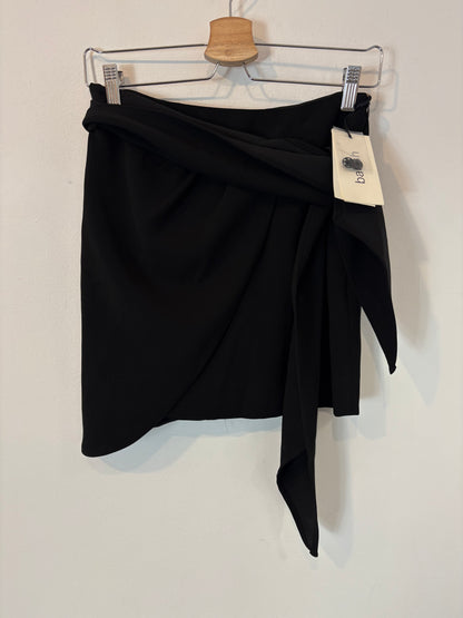 BA&SH. Falda negra  lazada