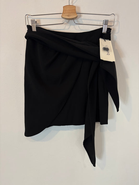 BA&SH. Falda negra  lazada