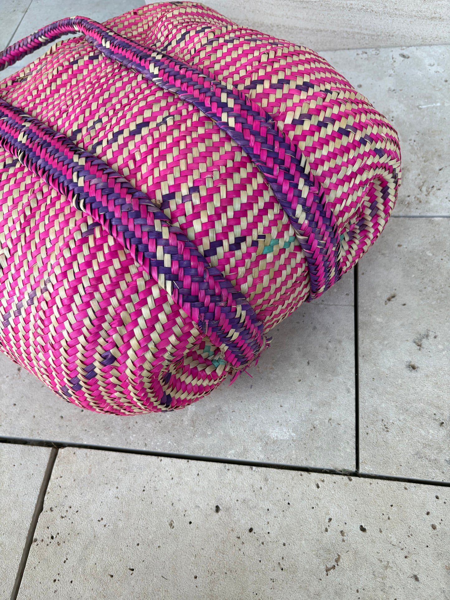Cesta colores hecha a mano
