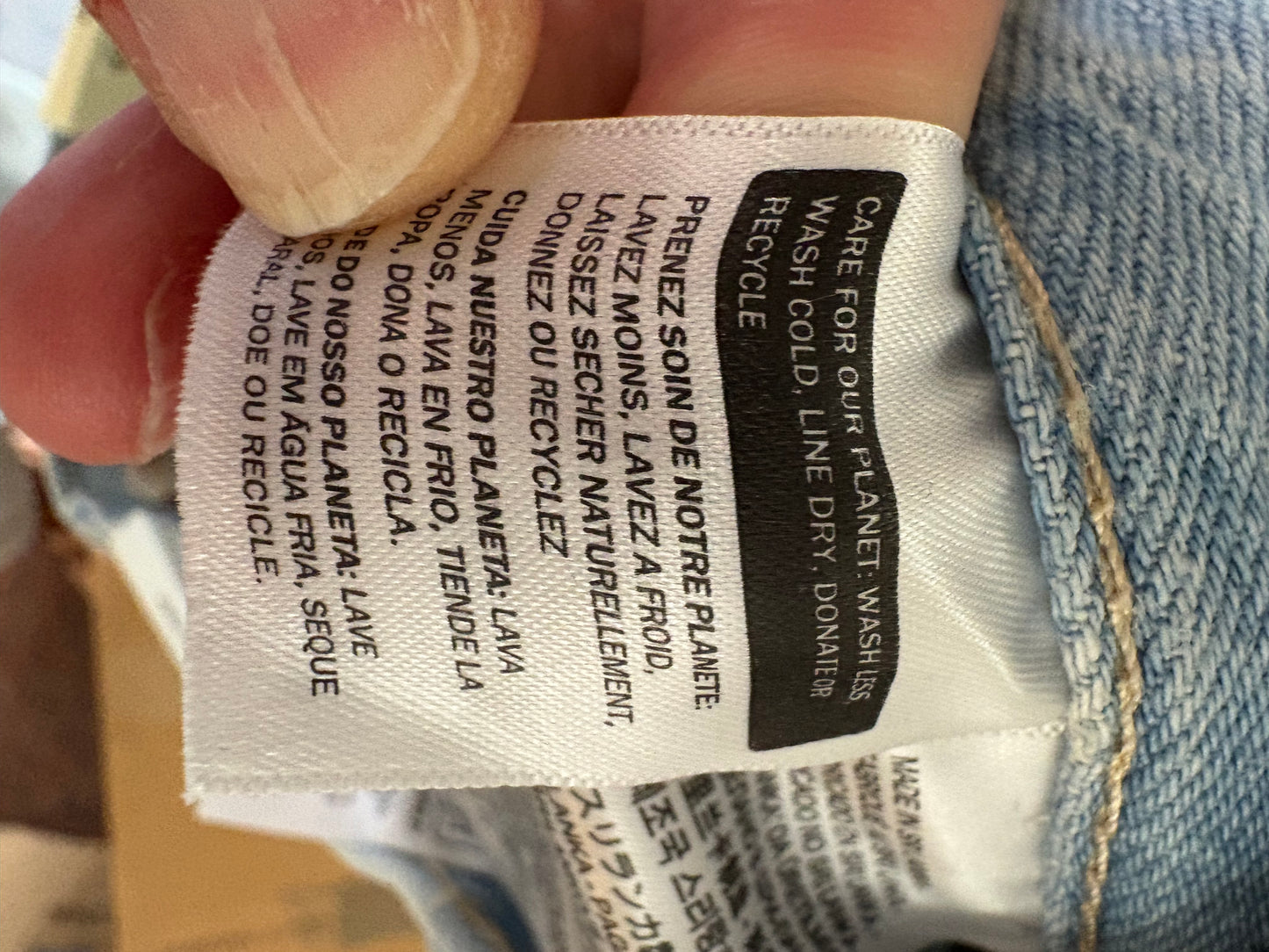 LEVI'S. Pantalón denim culotte T.24