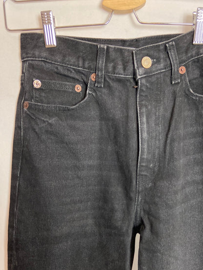 ZARA. Pantalones denim negros T.36