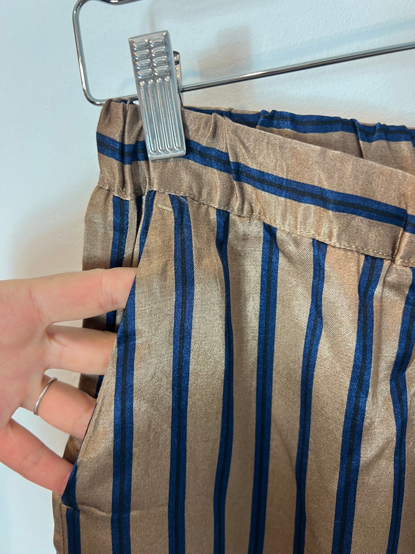 SCOTCH&amp;SODA .Pabtalon satin stripes. TM