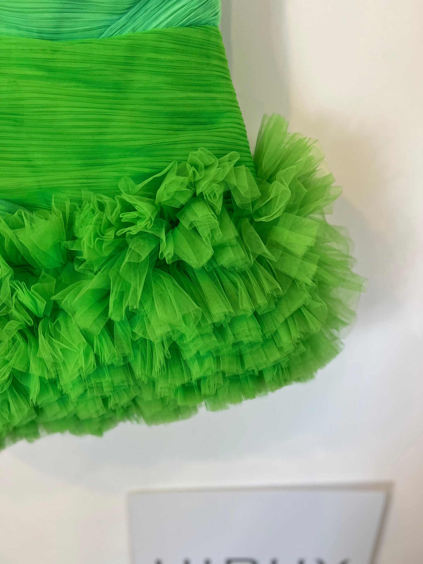 H&M. vestido verde tull T.36 (METAVERSE CAPSULA)