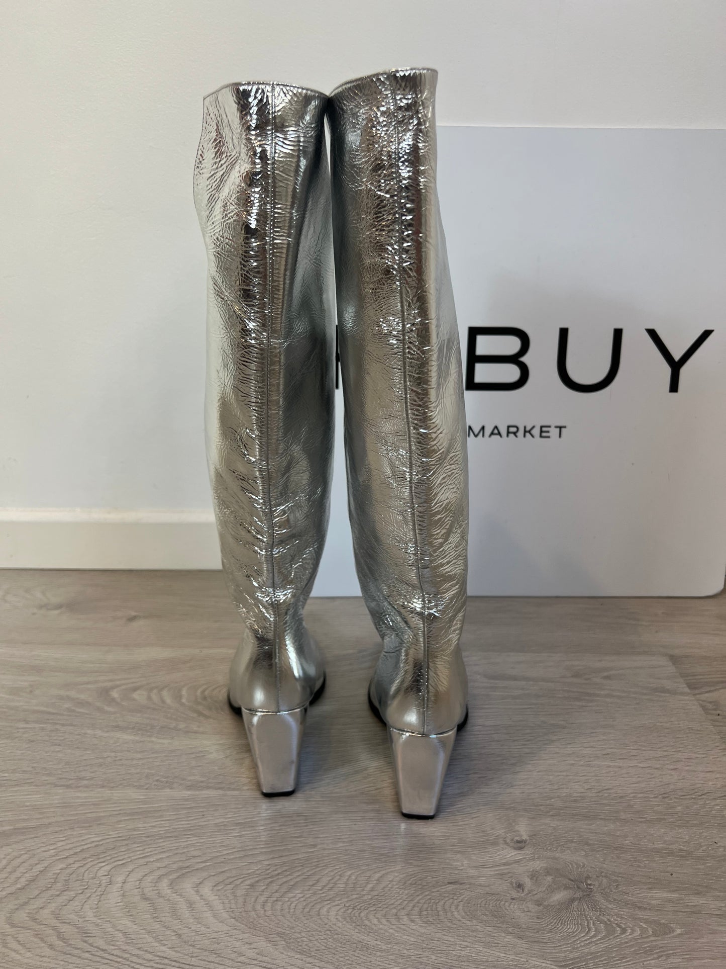 ZARA. Botas plateadas. T 38