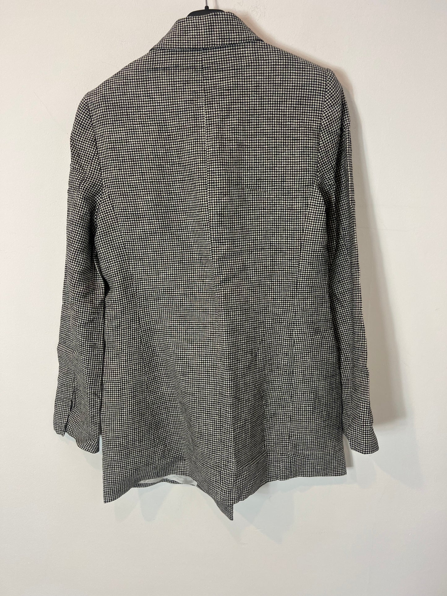 ZARA. Blazer con lino negra y blanca cuadros vichí T.s