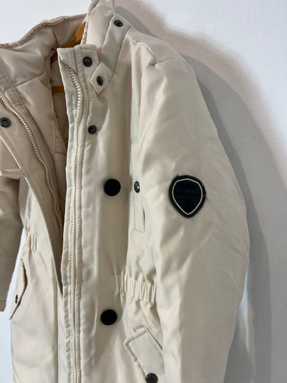 ONLY. Abrigo color crudo bolsillos. T 8 años