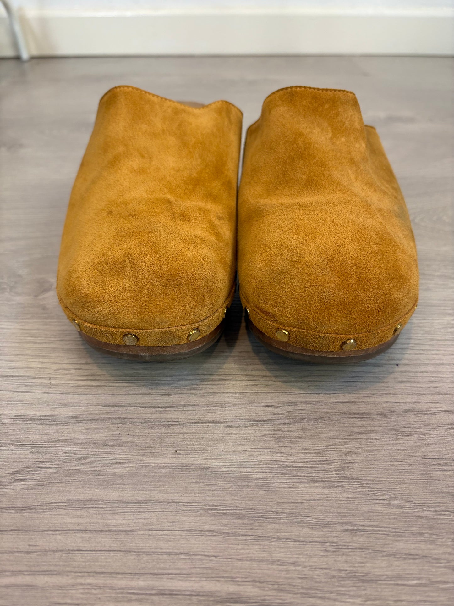 SÉZANE. Zueco camel piel