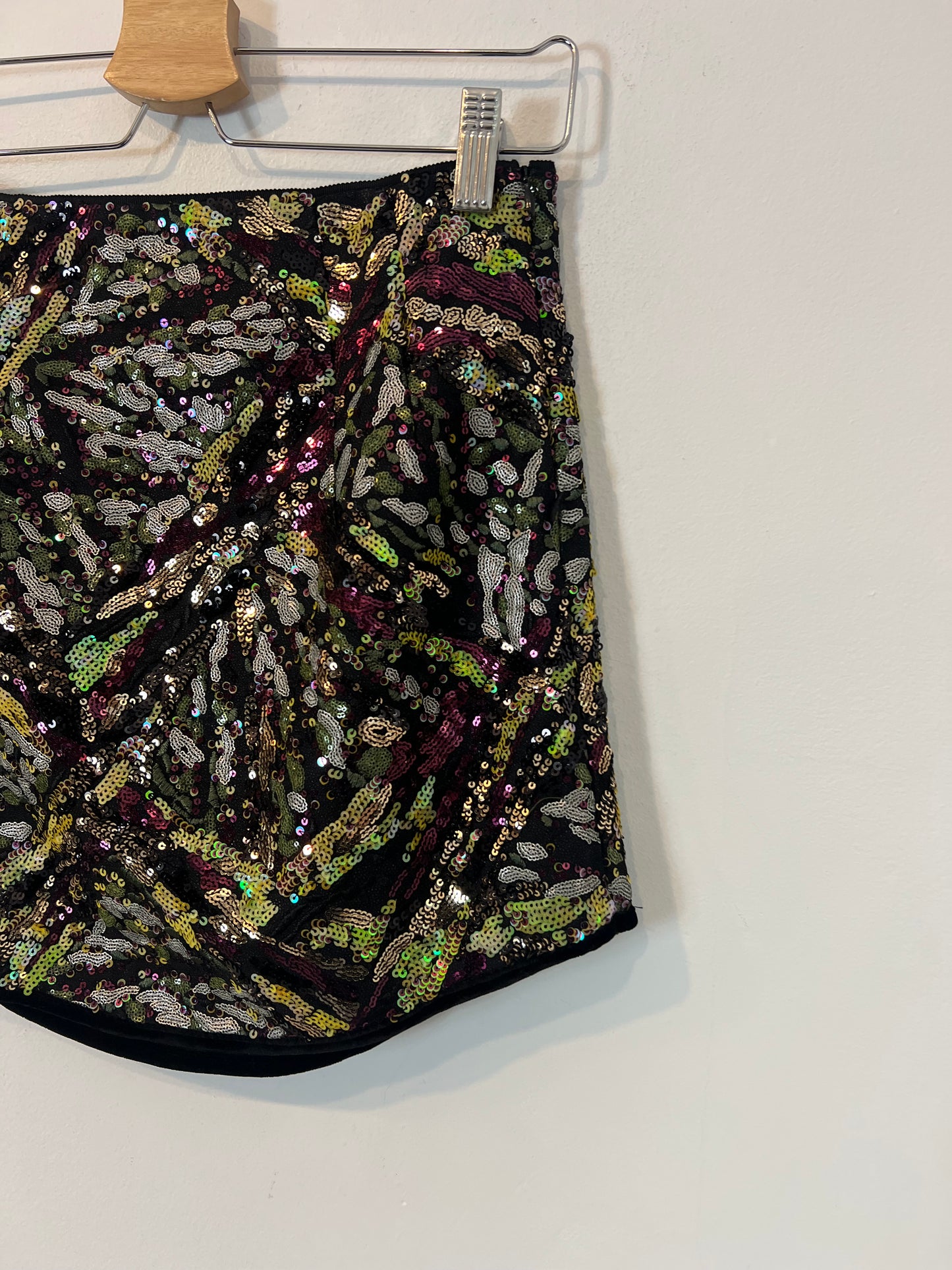 ZARA. Falda corta lentejuelas