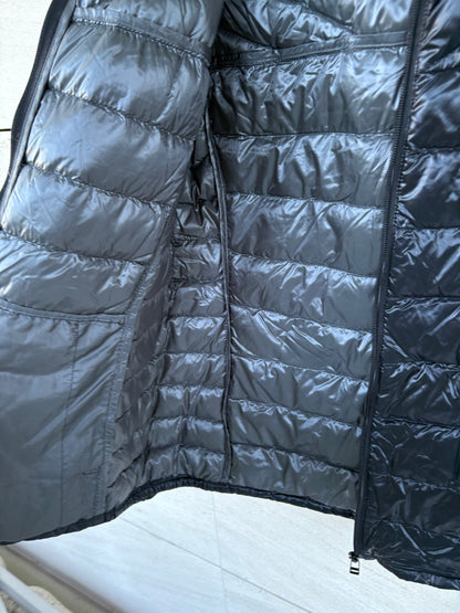 UNIQLO. Ultralight dark gray down jacket with hood. TM
