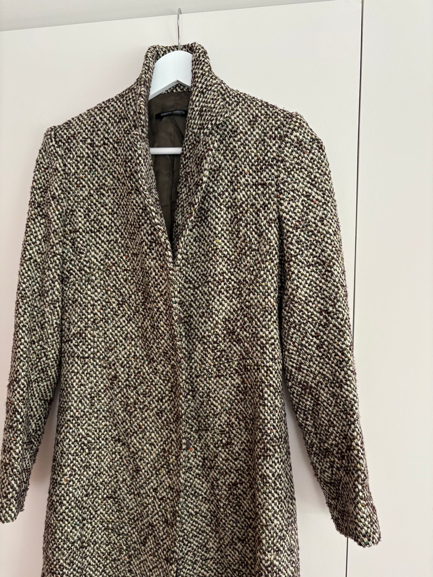 ROBERTO TORRETTA. Abrigo verde jaspeado lana