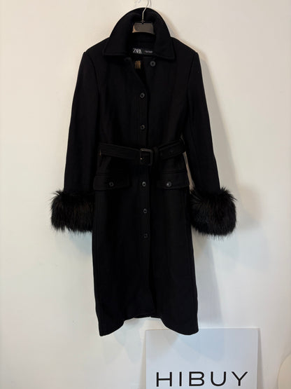 ZARA. Abrigo largo lana detalle puños