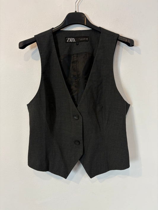 ZARA. Chaleco gris marengo