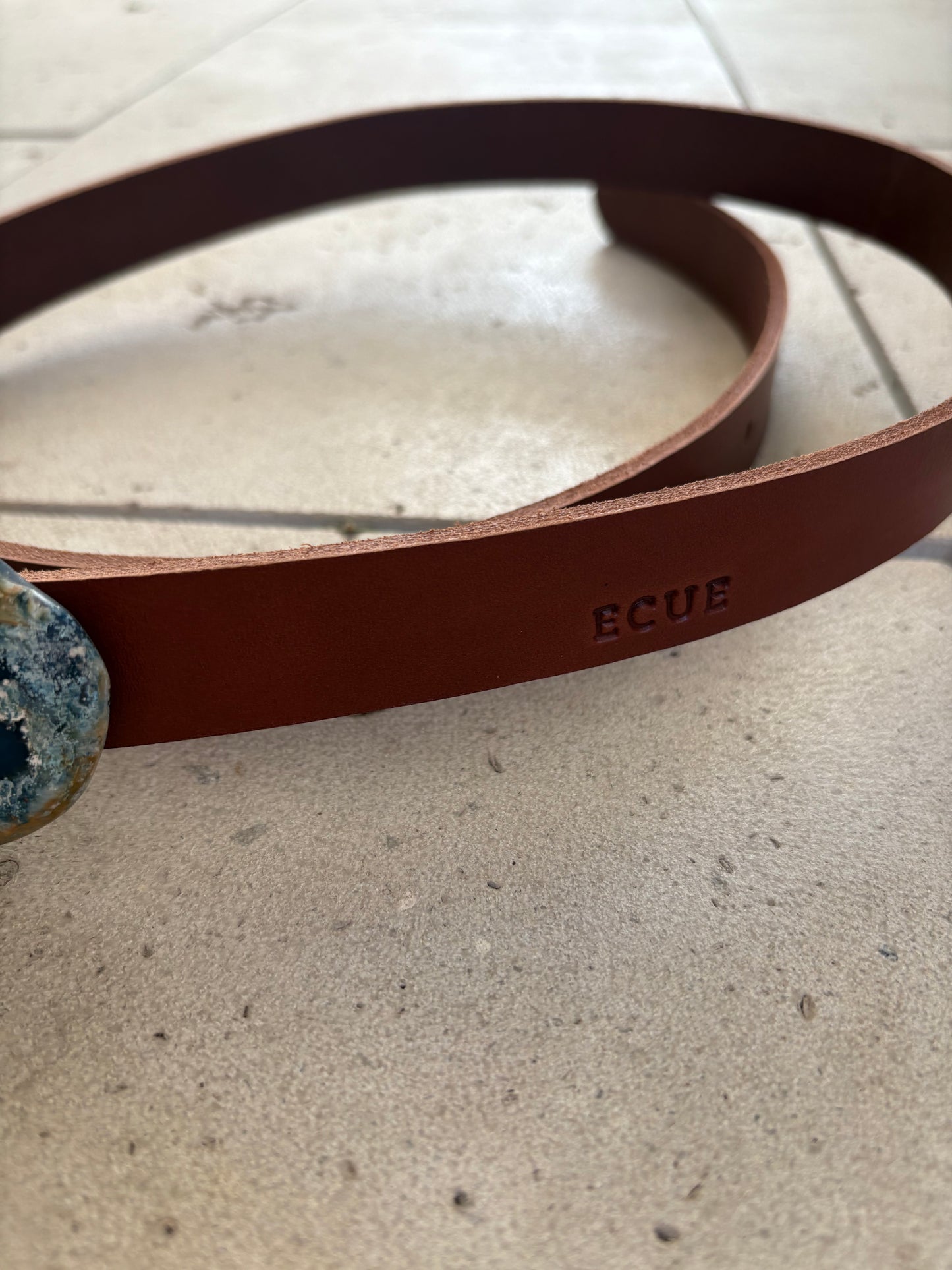 ECUE. Stone brown leather belt. TS