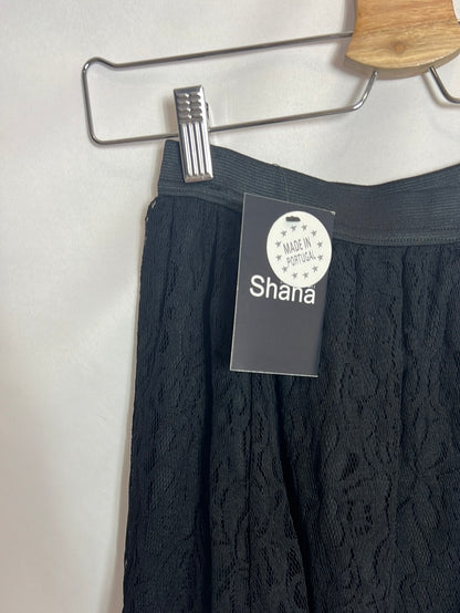 SHANA. Short black lace skirt. XS