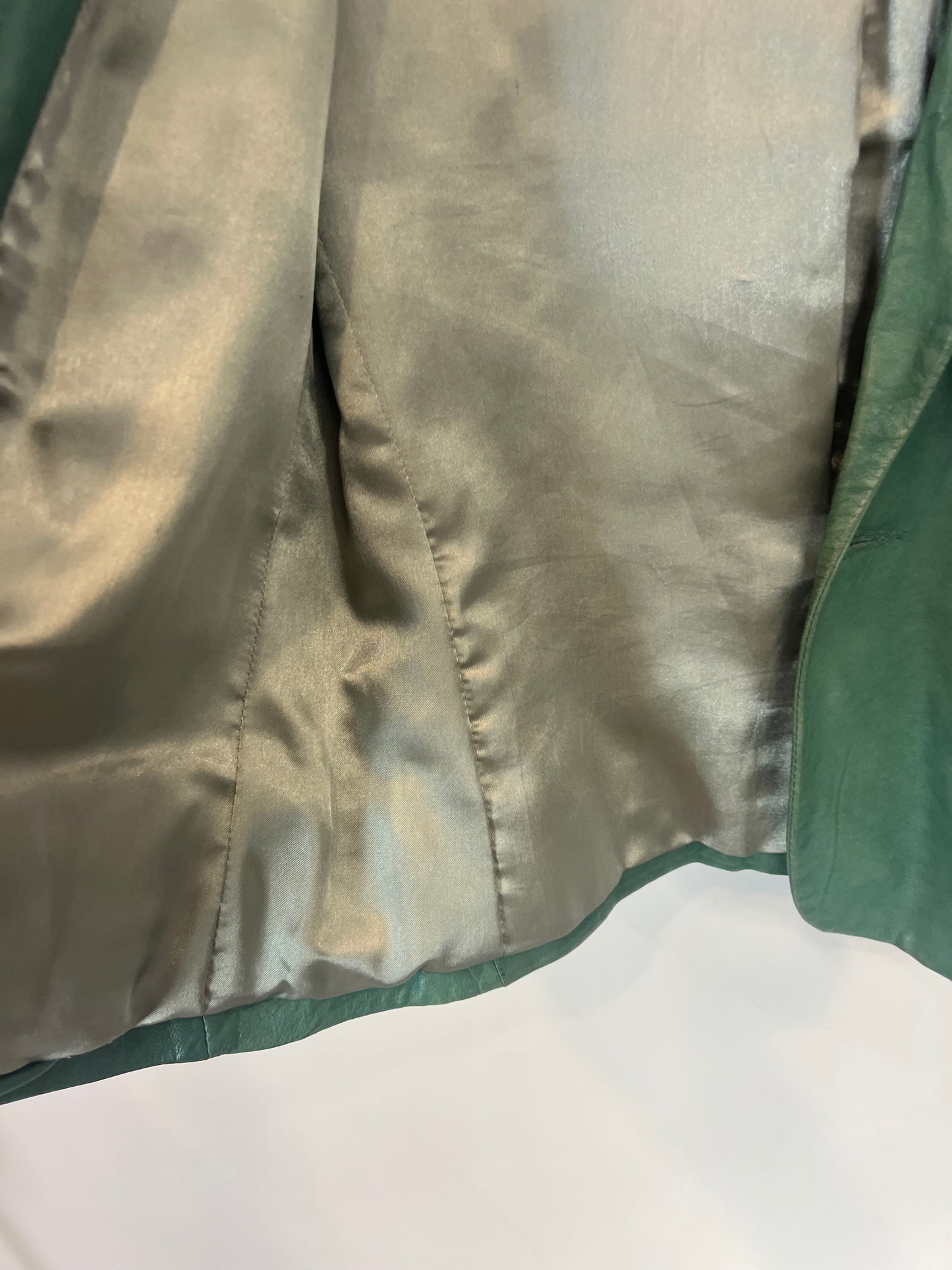 ZADIG & VOLTAIRE. Chaqueta verde piel. T M (tara)