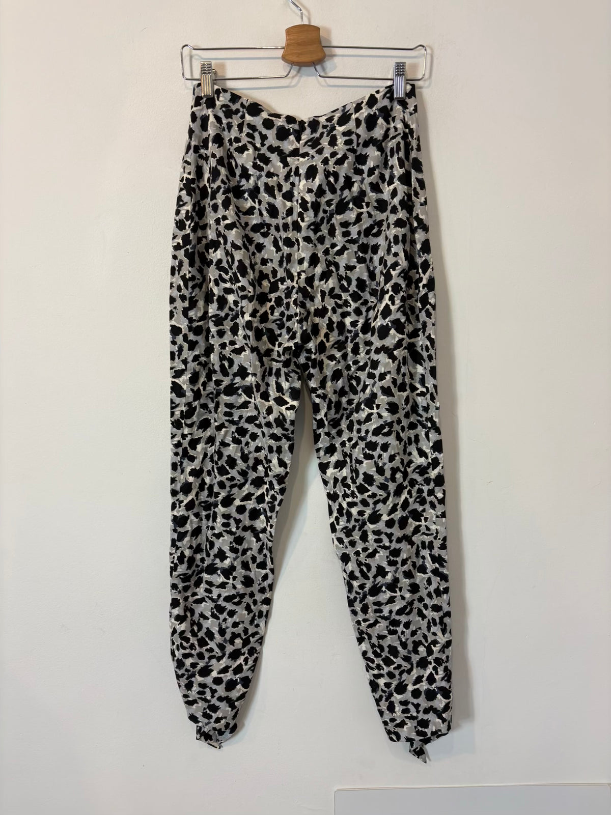 CARMEN MARCH. Pantalón fluido estamapdo