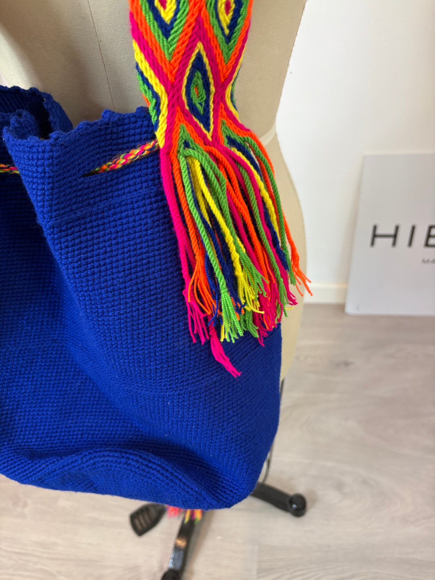 OTRAS. Bolso artesanal asa colores