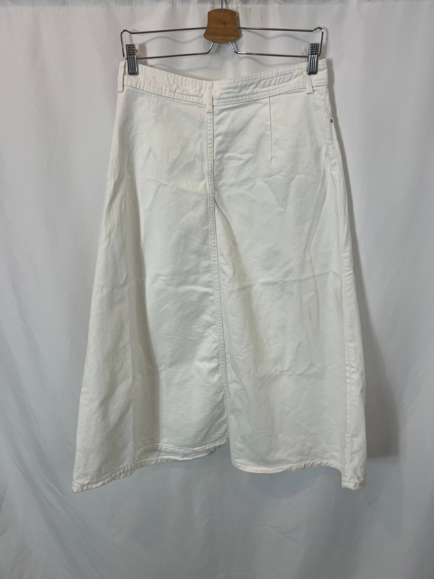 ZARA. Falda blanca denim midi. T M